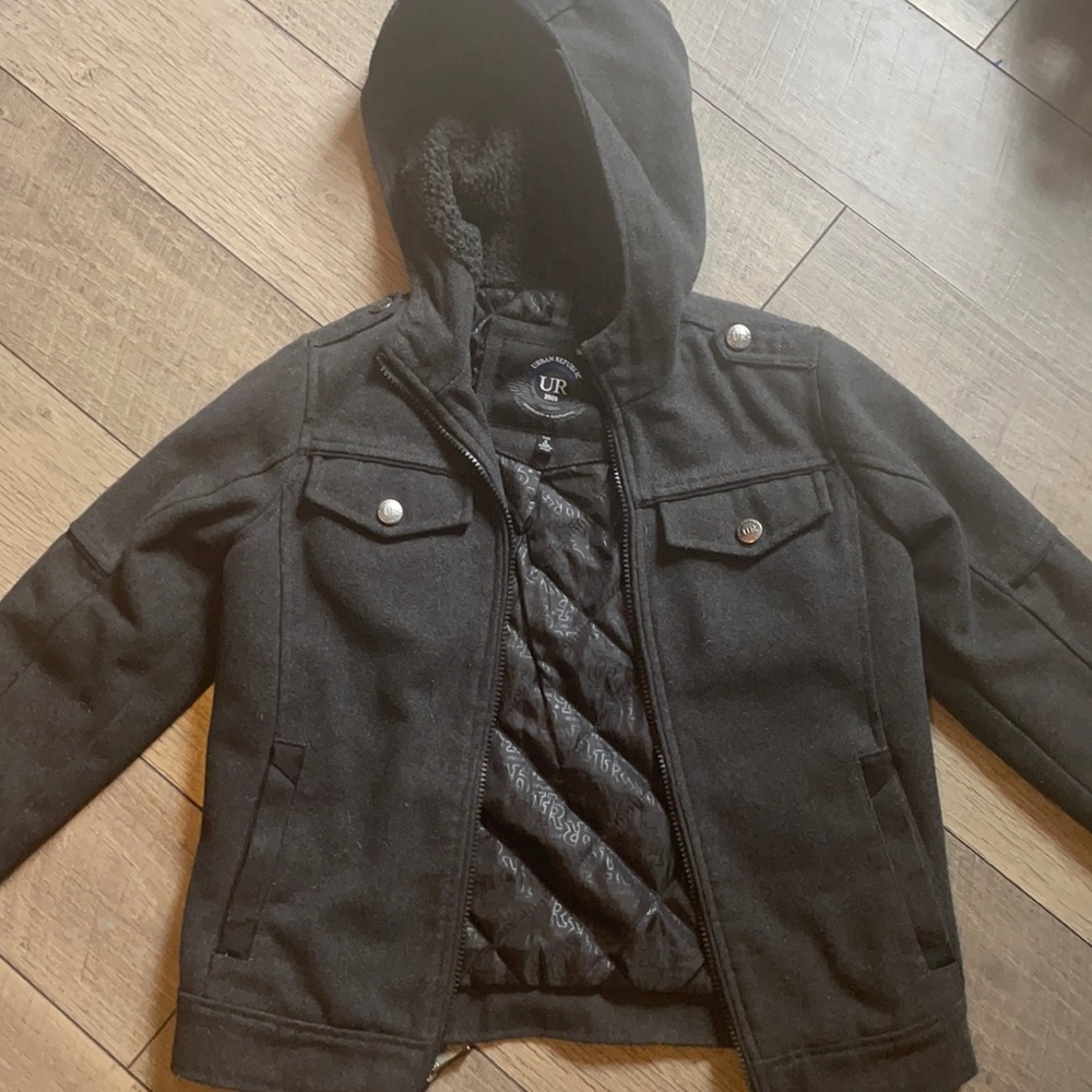 Gray Coat , size 7/8